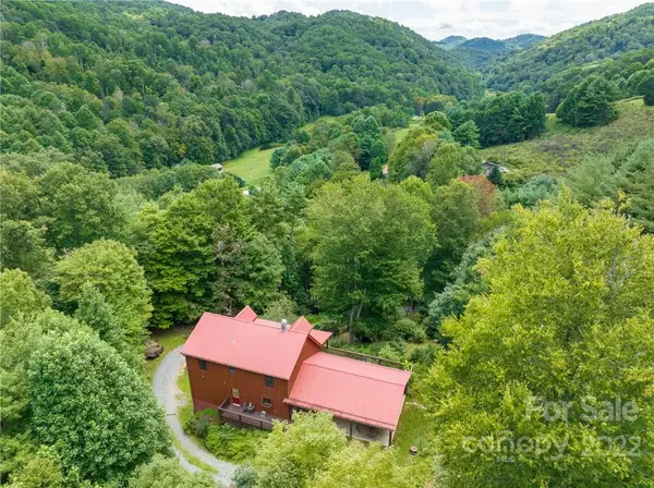 71 Cotton TRL, Mars Hill, NC 28754