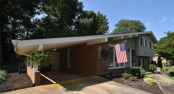 2370 23rd Avenue DR NE, Hickory, NC 28601