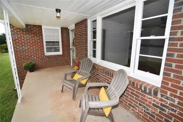 4950 Midway Sand RD, Hickory, NC 28601