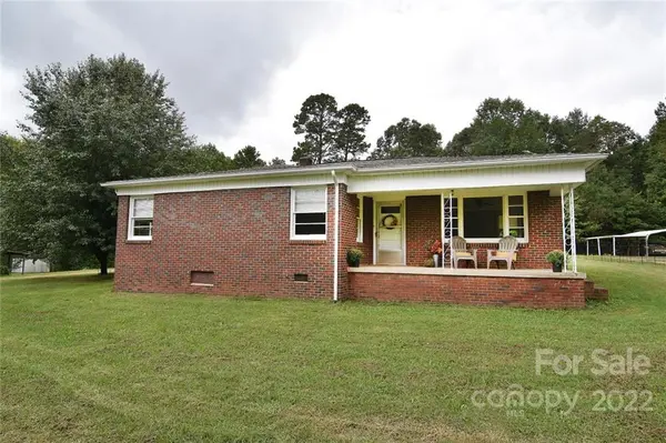 4950 Midway Sand RD, Hickory, NC 28601