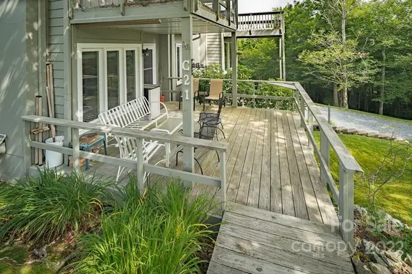 395 Skyleaf DR, Sugar Mountain, NC 28604