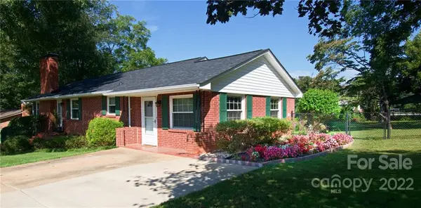104 27th Avenue DR NW, Hickory, NC 28601
