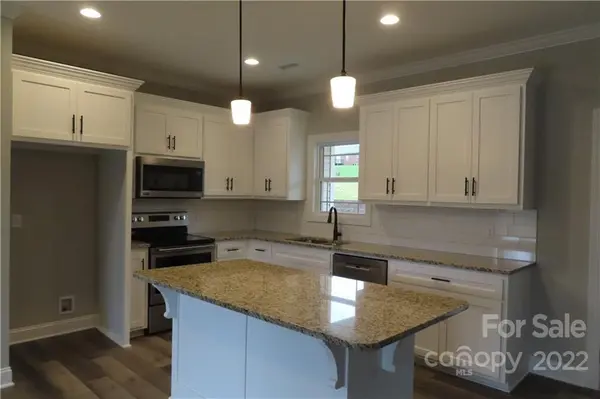 4949 southview DR, Hickory, NC 28602
