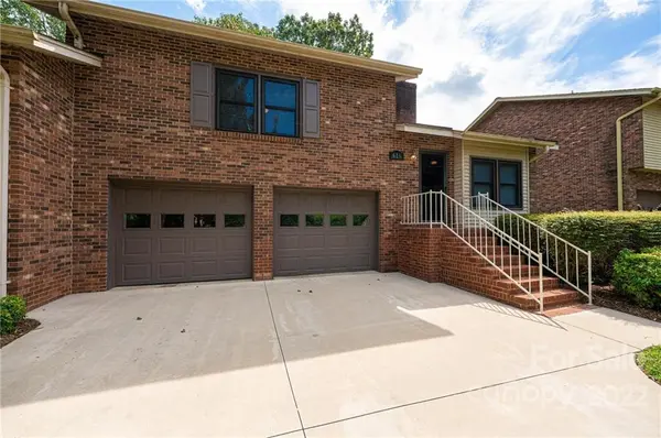 616 6th Street CIR, Conover, NC 28613