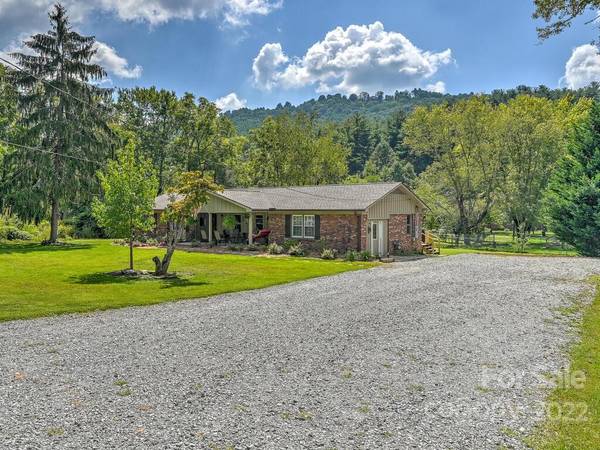134 Moody ST, Hendersonville, NC 28739
