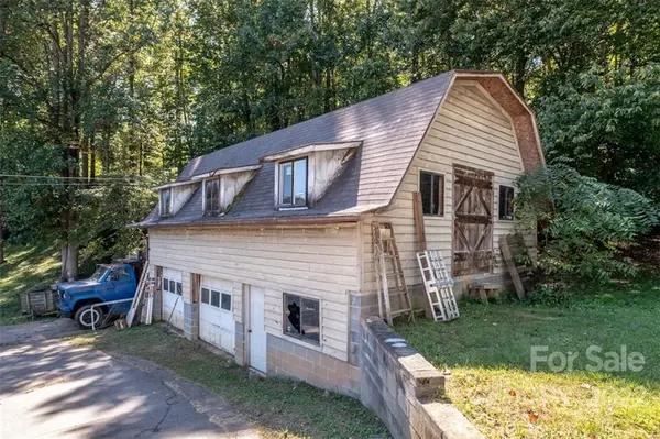 21 Barberry Heights DR, Brevard, NC 28712
