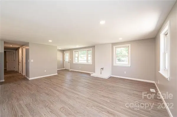 2241 15th AVE SW, Hickory, NC 28602