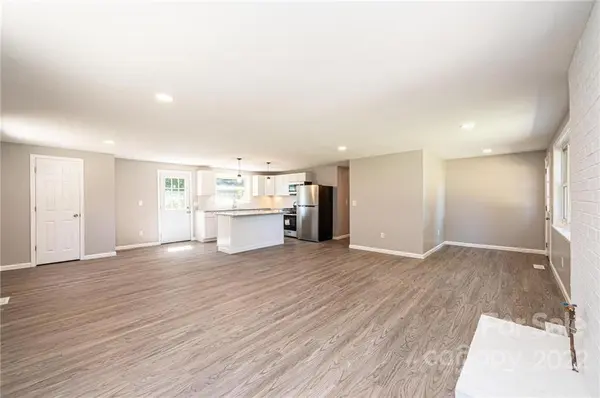 2241 15th AVE SW, Hickory, NC 28602