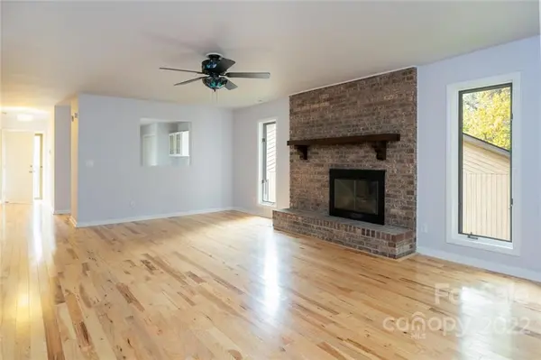 54 Pebble Creek DR, Asheville, NC 28803