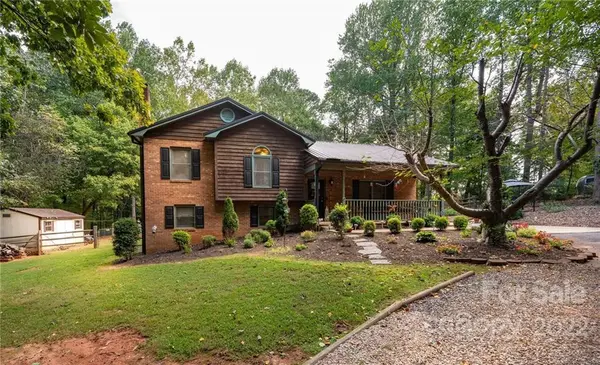 1098 Maple DR, Newton, NC 28658
