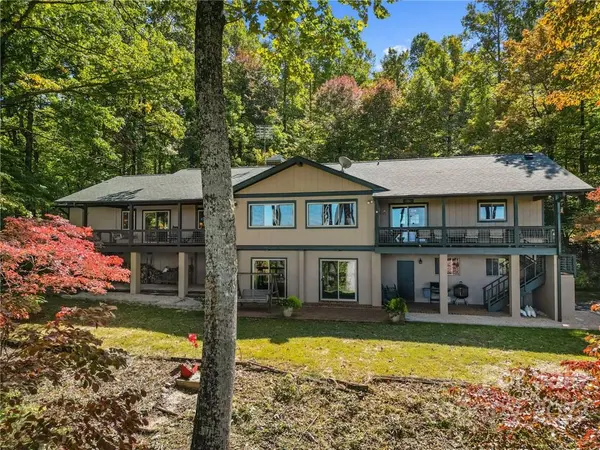 376 Melrose Lake RD, Saluda, NC 28773