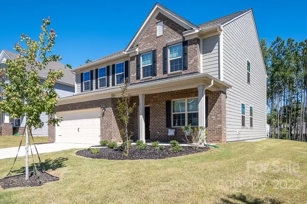 135 Rooster Tail LN, Troutman, NC 28166
