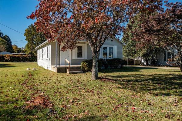 1016 Mount Olive Church RD, Newton, NC 28658