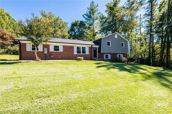 110 Eastview ST, Hudson, NC 28638