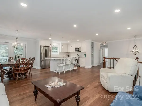 5717 Lancelot DR, Charlotte, NC 28270