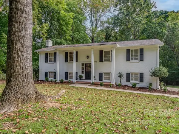 5717 Lancelot DR, Charlotte, NC 28270