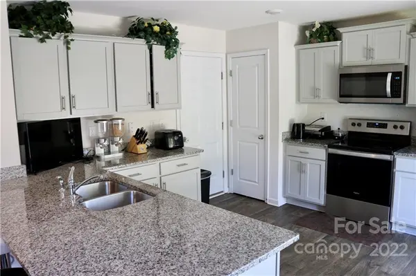 7400 Finnigan RD, Charlotte, NC 28215