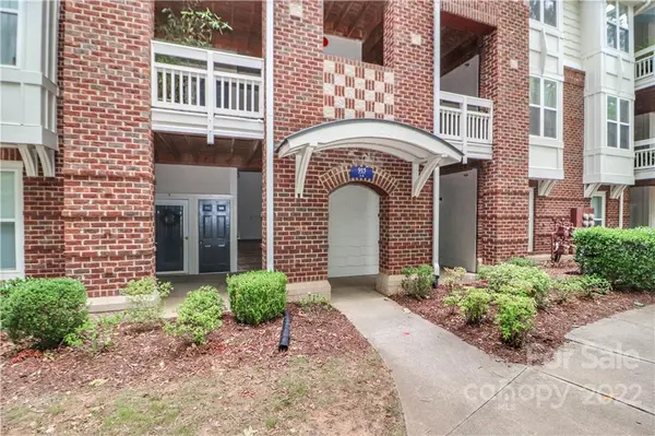 915 Northeast DR #5, Davidson, NC 28036