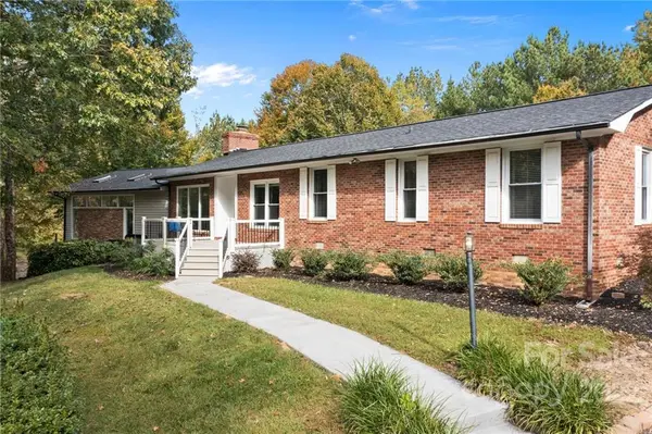 402 Linwood RD, Mooresville, NC 28115