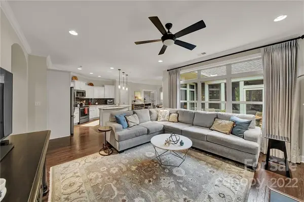1160 Avalon PL, Matthews, NC 28104
