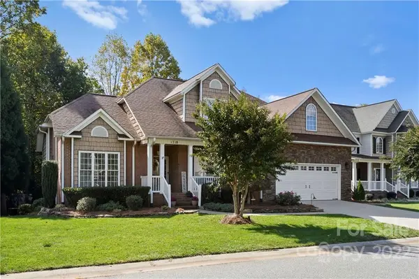 1718 30th Avenue PL NE, Hickory, NC 28601