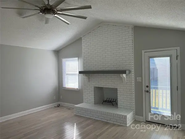 2421 18th ST NE, Hickory, NC 28601