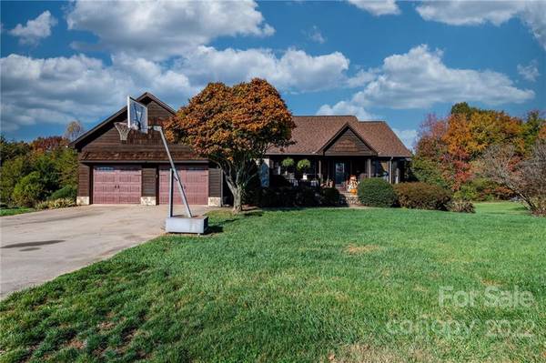 217 Sandtrap DR, Statesville, NC 28677