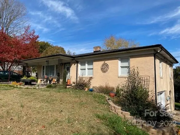 803 College ST, Morganton, NC 28655