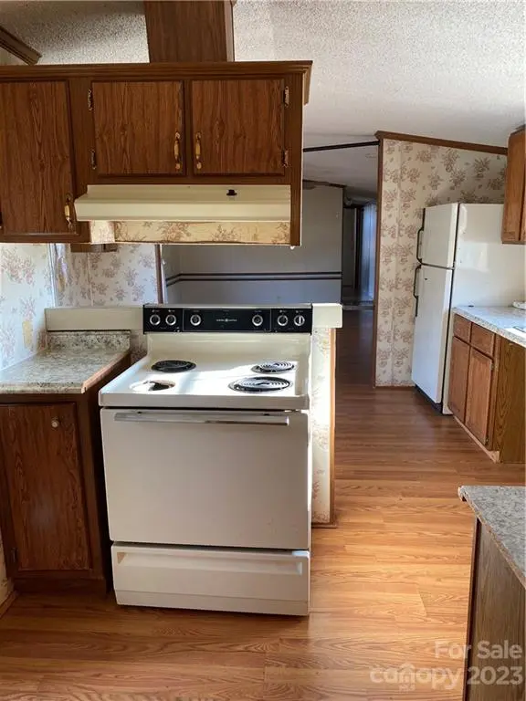 140 Flake RD #23, Harmony, NC 28634