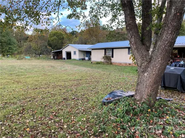 140 Flake RD #23, Harmony, NC 28634