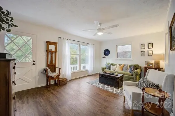 125 Old Fort RD, Fairview, NC 28730
