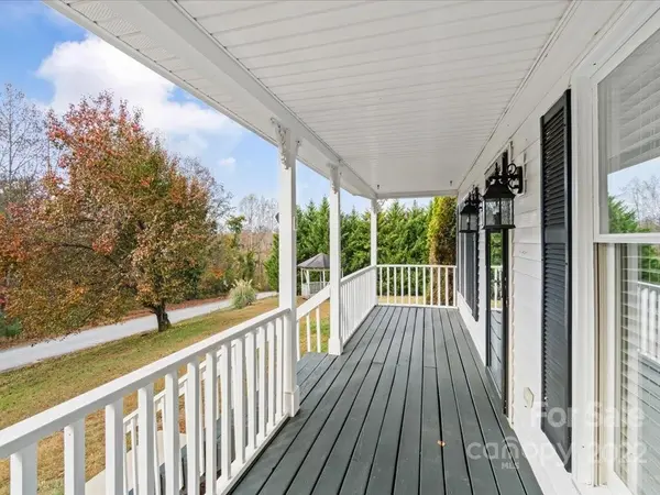 160 Fox Runn RD, Granite Falls, NC 28630