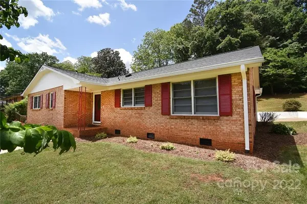 1311 8th AVE NW, Conover, NC 28613