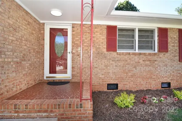 1311 8th AVE NW, Conover, NC 28613
