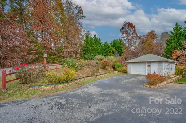 105 Flat Branch TRL, Mill Spring, NC 28756