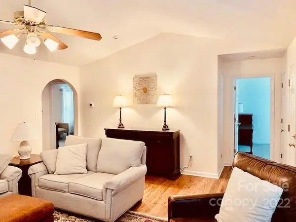 3180 44th Avenue DR NE, Hickory, NC 28601