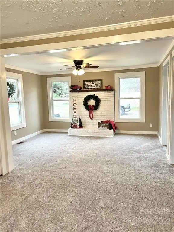 351 Huckleberry Ridge RD, Hiddenite, NC 28636