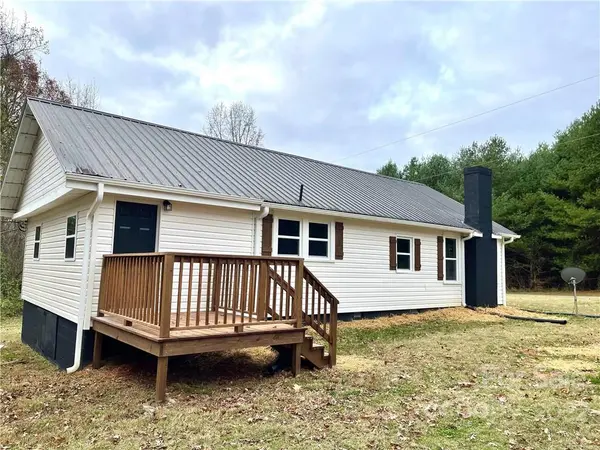 351 Huckleberry Ridge RD, Hiddenite, NC 28636