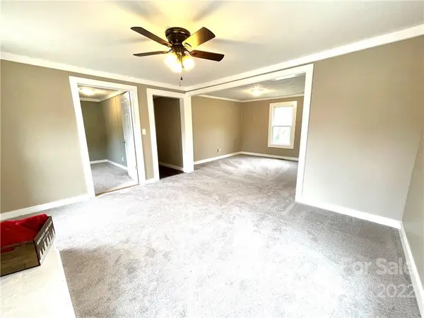 351 Huckleberry Ridge RD, Hiddenite, NC 28636