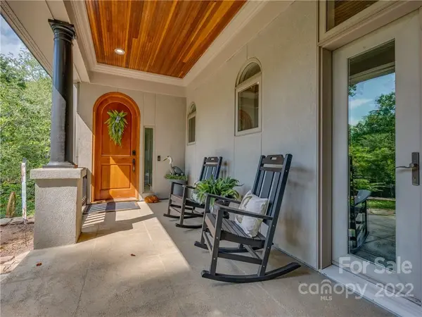 74 Blue Heron DR, Fletcher, NC 28732