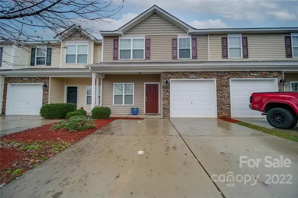 313 Sandy Spring LN, Lake Wylie, SC 29710