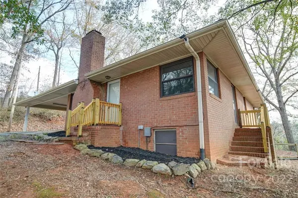 7218 Hillsview RD, Oakboro, NC 28129