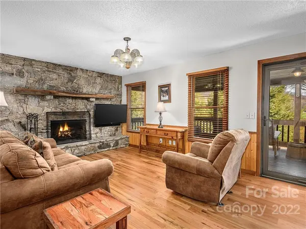 150 Ponderosa DR, Canton, NC 28716