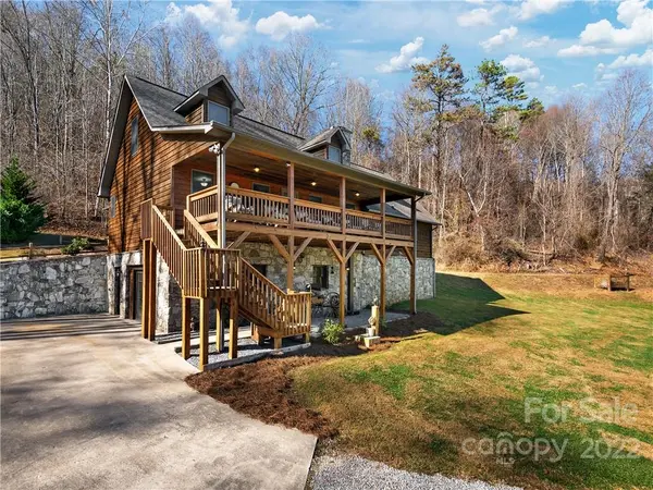 150 Ponderosa DR, Canton, NC 28716