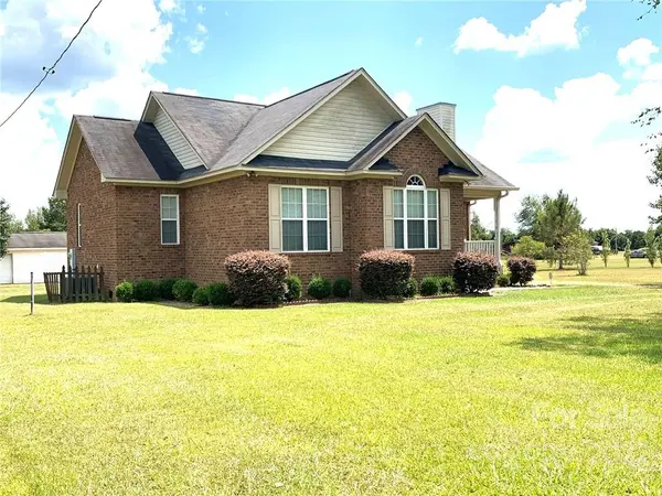 145 Chickadee CIR, St. Matthews, SC 29135