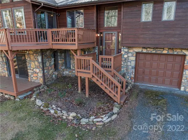 270 Meadowood LN #21 & 22, Burnsville, NC 28714