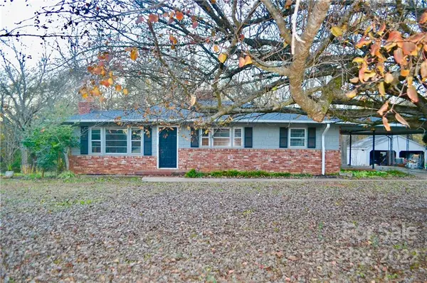 1842 Ellenboro Henrietta RD, Ellenboro, NC 28040