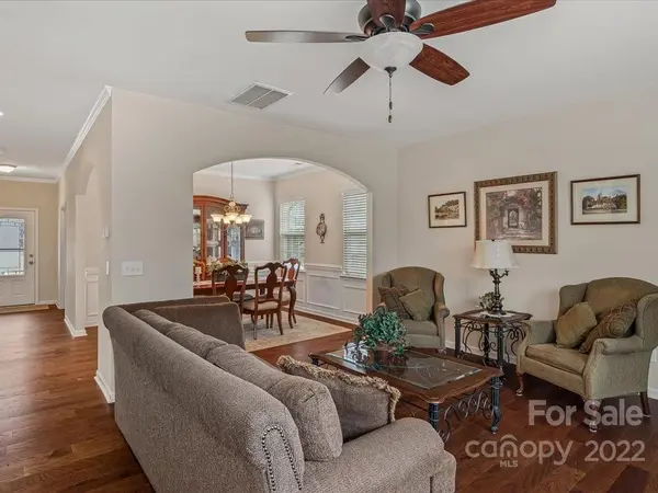 112 Rougemont LN, Mooresville, NC 28115