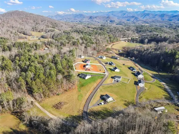 95 Sunrise DR, Mars Hill, NC 28754