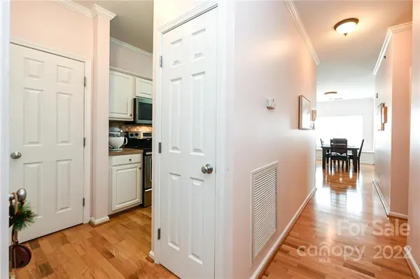 1410 4th Street DR NW #307, Hickory, NC 28601